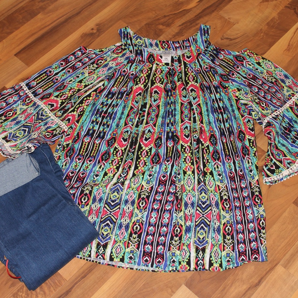 NWT Plus Open Shoulder top